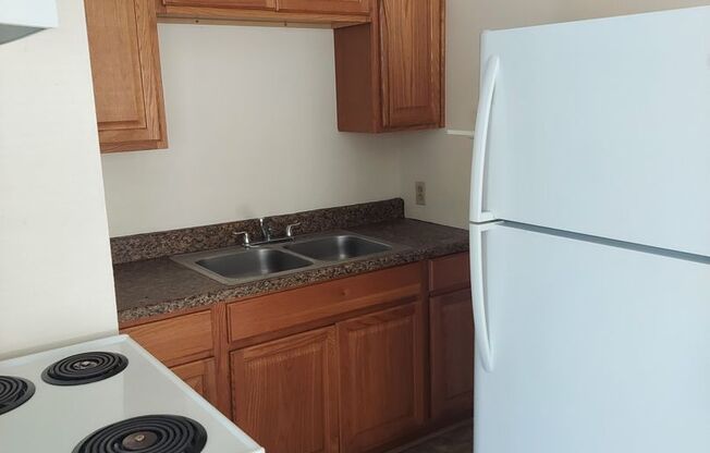 1 bed, 1 bath, 440 sqft, $600, Unit 2