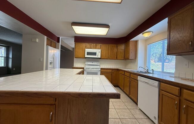 Beautiful Briargate Living: 5 Bedrooms, Walk-In Closets & 5-Piece Suite