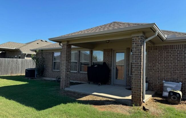 3 beds, 2 baths, $1,550