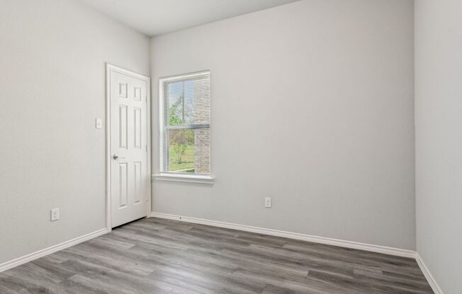 3 beds, 2 baths, $1,598, Unit 1422