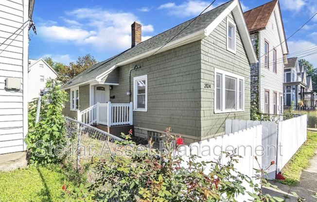 2824 YORK AVE