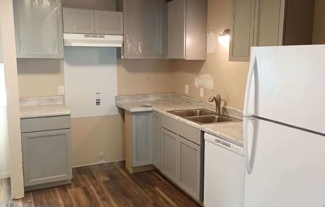 2 beds, 1 bath, $1,000