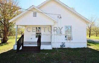 Vintage 3/2 in Terrell For Rent!