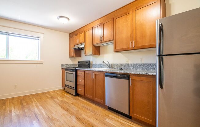 2424 N Vancouver