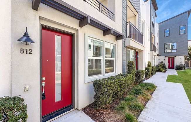 Stunning Escondido 3BR/3.5BA Home Available Now! — Modern Kitchen, A/C & 2-Car Garage