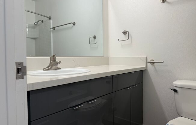 2 beds, 2 baths, 850 sqft, $3,170, Unit 839-07