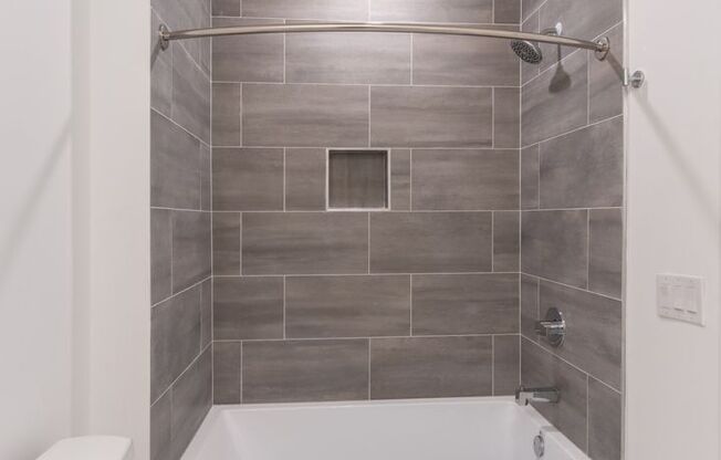 1 bed, 1 bath, 650 sqft, $1,524, Unit 402