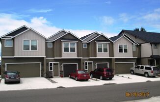 Luxury Townhome in Ridgefield -Rent Ready! MOVE IN IMMEDIATELY AND LIVE RENT FREE UNTIL 12/1