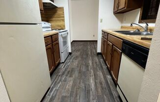 2 beds, 1 bath, $775, Unit 205