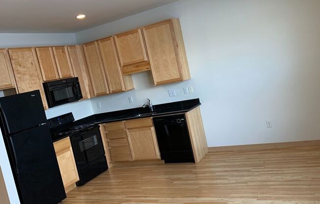 1 bed, 1 bath, 600 sqft, $900, Unit 211