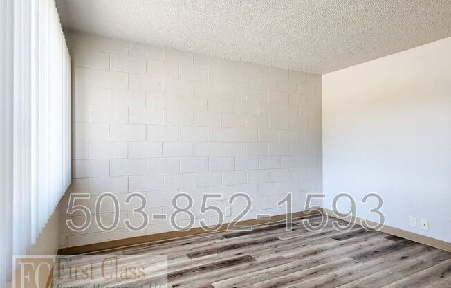 4555 SW ERICKSON AVE