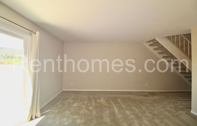 Poway, 12235 Wilsey Wy, AC, Full Size W/D, Lg Fenced Patio, 2 Community Pools.