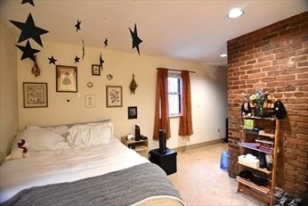 2 beds, 1 bath, 932 sqft, $3,950, Unit 005