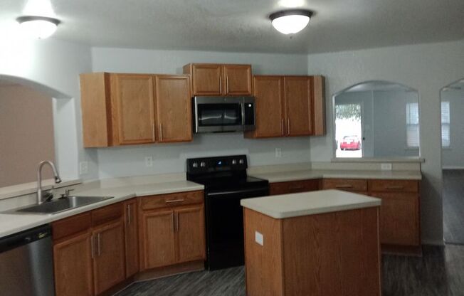 Spacious and newly renovated 5 bed / 2.5 bath home