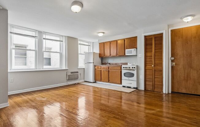 1 bed, 1 bath, 550 sqft, $1,090, Unit 3412 - B11