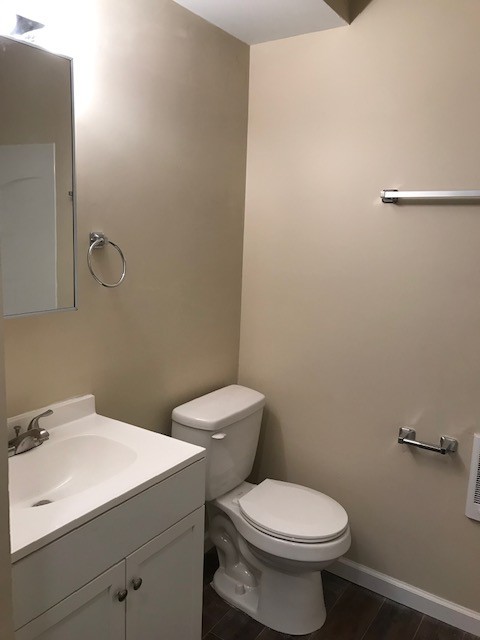 1 bed, 1 bath, 400 sqft, $675, Unit 510 E