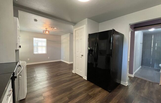 2 beds, 1 bath, $1,695