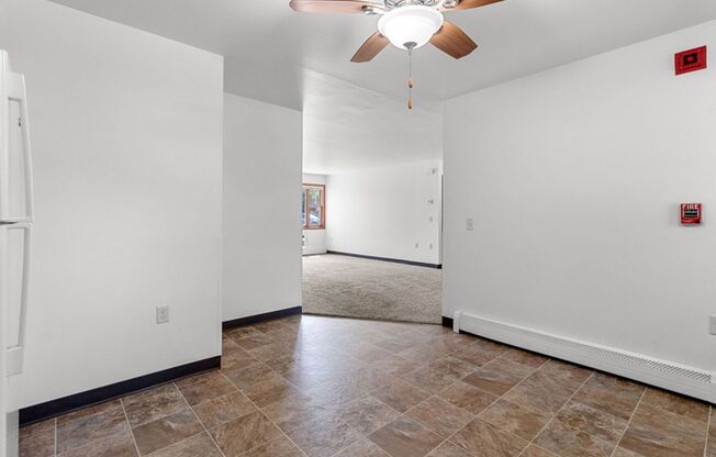 2 beds, 1 bath, 900 sqft, $1,045, Unit 2950