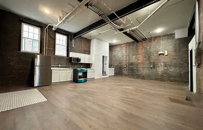 1 bed, 1 bath, 525 sqft, $1,475, Unit House