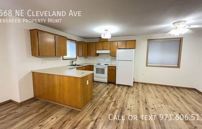 1568 NE CLEVELAND AVE
