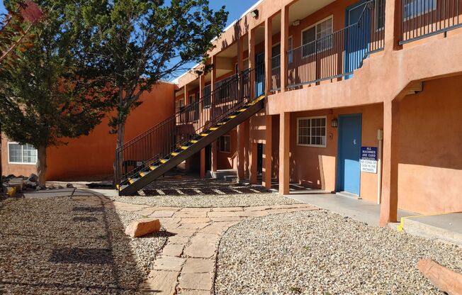 Casa Del Arroyo Apartments