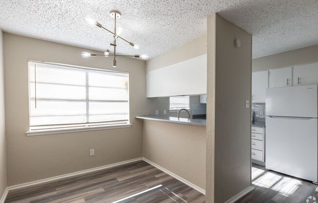 2 beds, 1 bath, 990 sqft, $845, Unit H6