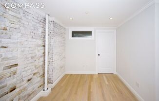 1 bed, 1 bath, $4,000, Unit B2