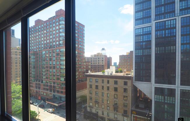 215 W 95 ST