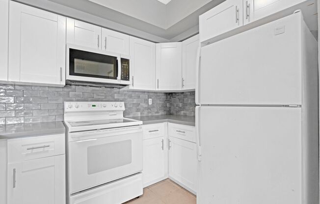 Modern Living in Miramar – 2 Bed/2 Bath Condo!