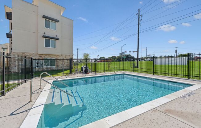 1 bed, 1 bath, 715 sqft, $1,179, Unit 523