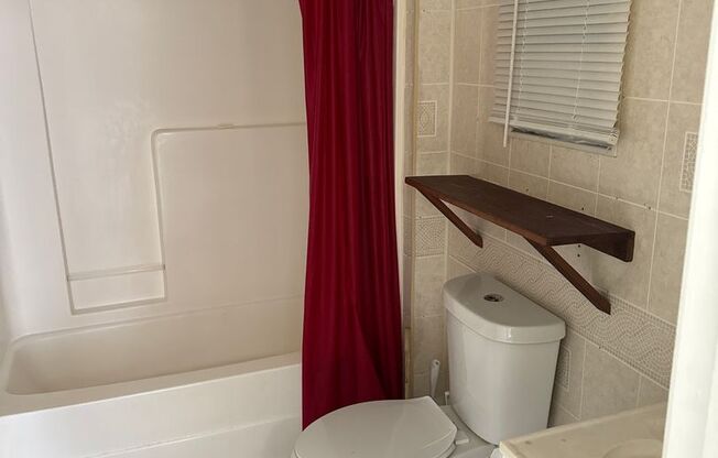 2 beds, 1 bath, $1,250