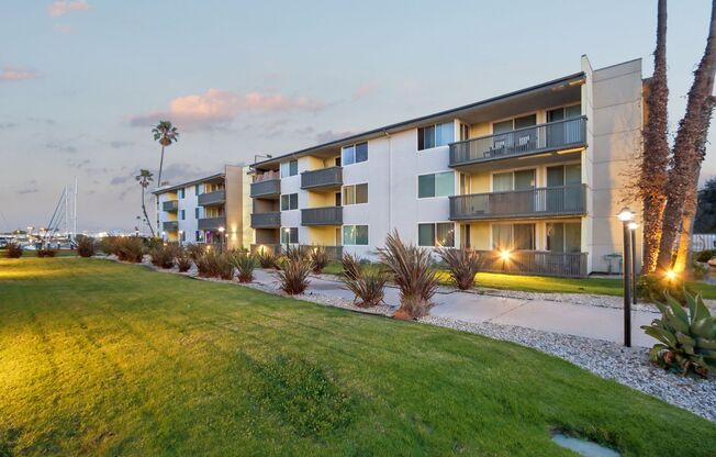 4200 S Harbor Blvd