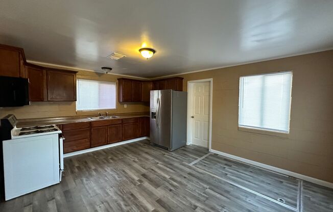 2 beds, 1 bath, $1,485