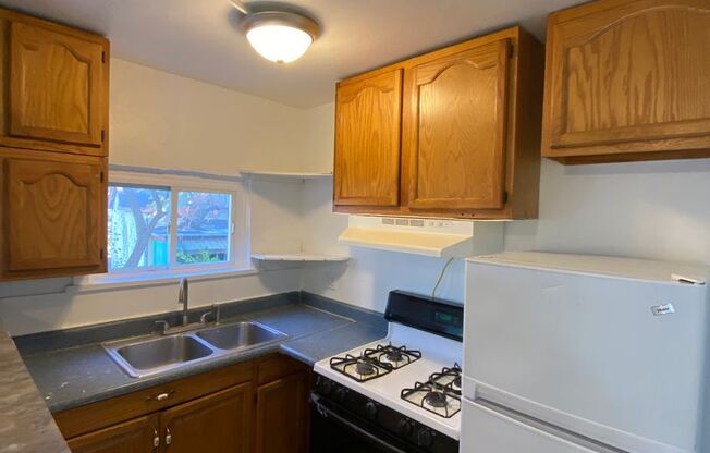 Available APRIL 2026 - Spacious 3 Bedroom Apartment in the Heart of Mt Oliver!