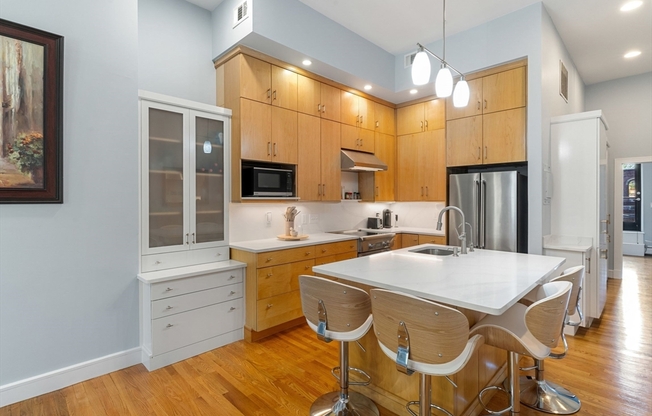 758 TREMONT