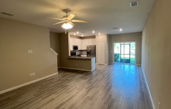 Newer Home just Minutes from Beach and Mayport Naval Station!