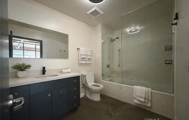 1 bed, 1 bath, 910 sqft, $3,350, Unit 117