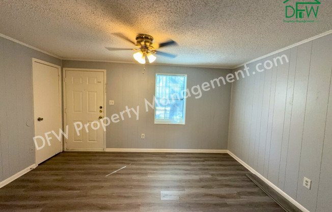 Cozy 2-Bedroom Ground Floor Apartment in Irving – Convenient Location, Comfortable Living!