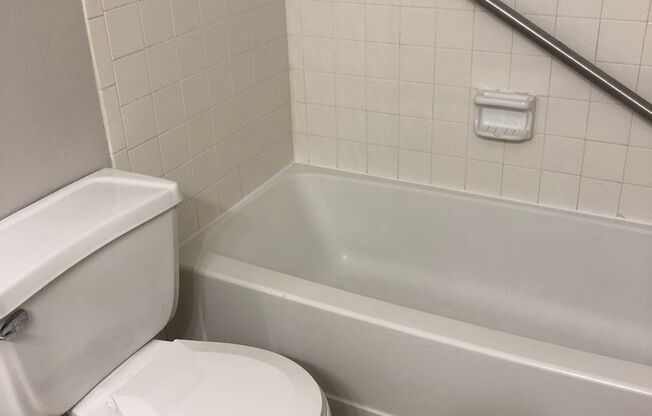 2 beds, 2 baths, 917 sqft, $1,550, Unit #610