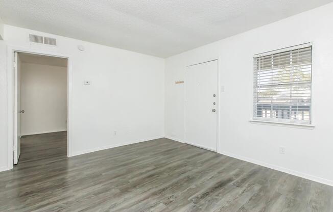 Home - Emerald Point Apartments - Irving, TX