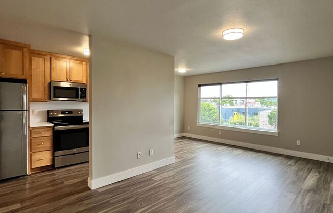 1 bed, 1 bath, $1,595, Unit 04