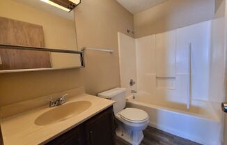 2 beds, 1 bath, $695, Unit 02