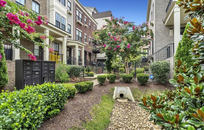 Awesome 2BE/2.5BA townhome conveniently located near West End Avenue and Vanderbilt University!