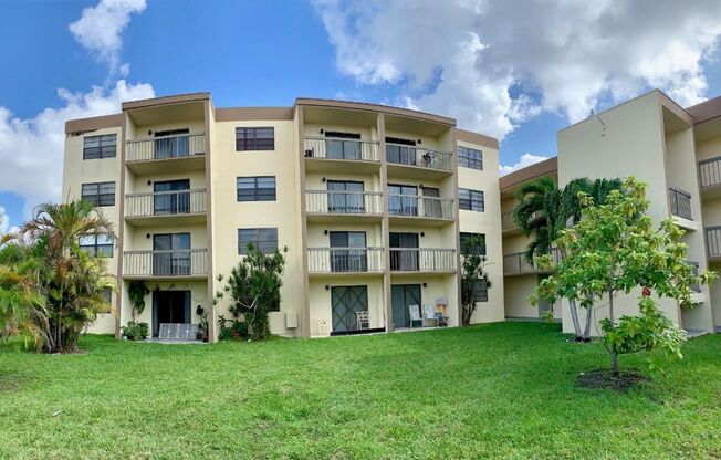 AVAILABLE NOW: For Rent - 2/2 Apartment for $2,100 in Kendall