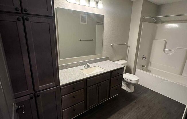2 beds, 1 bath, 966 sqft, $1,175, Unit 3501-103