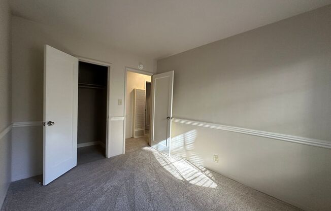 2 beds, 1 bath, $1,695, Unit 01A