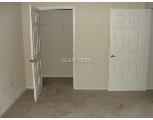 Highly Desirable 2 Bedroom Condo in Chateau Versailles