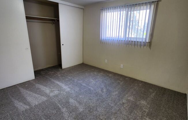 2 beds, 1 bath, $1,195, Unit 1245-12