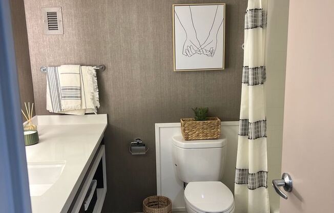Studio, 1 bath, 637 sqft, $995, Unit 110