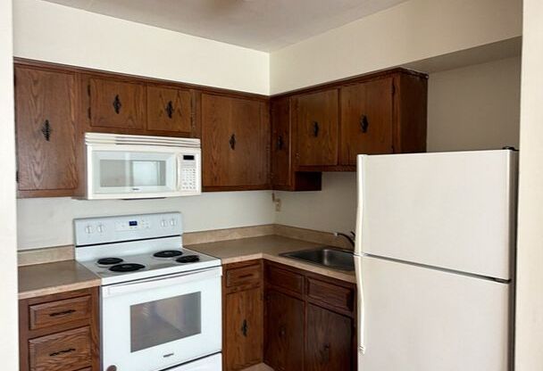 139 S State Rd Upper Darby, PA 19082